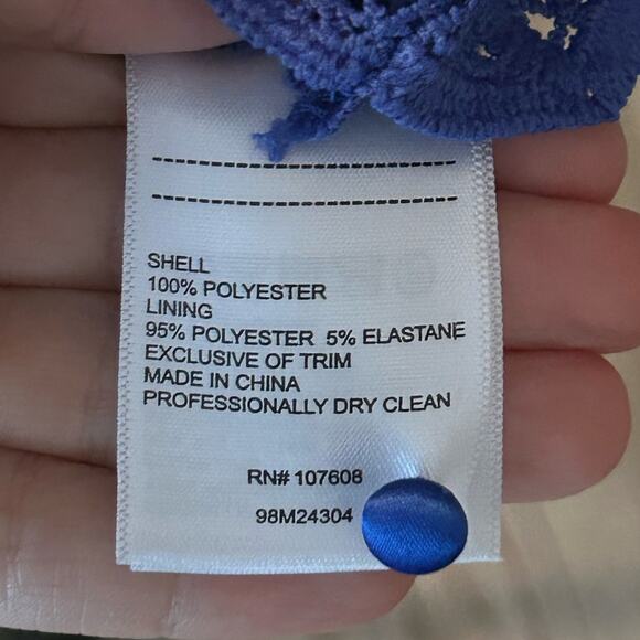 NEW $195 laundry by Shelli Segal geometric lace royal blue knee length dress s 2 - Picture 12 of 12